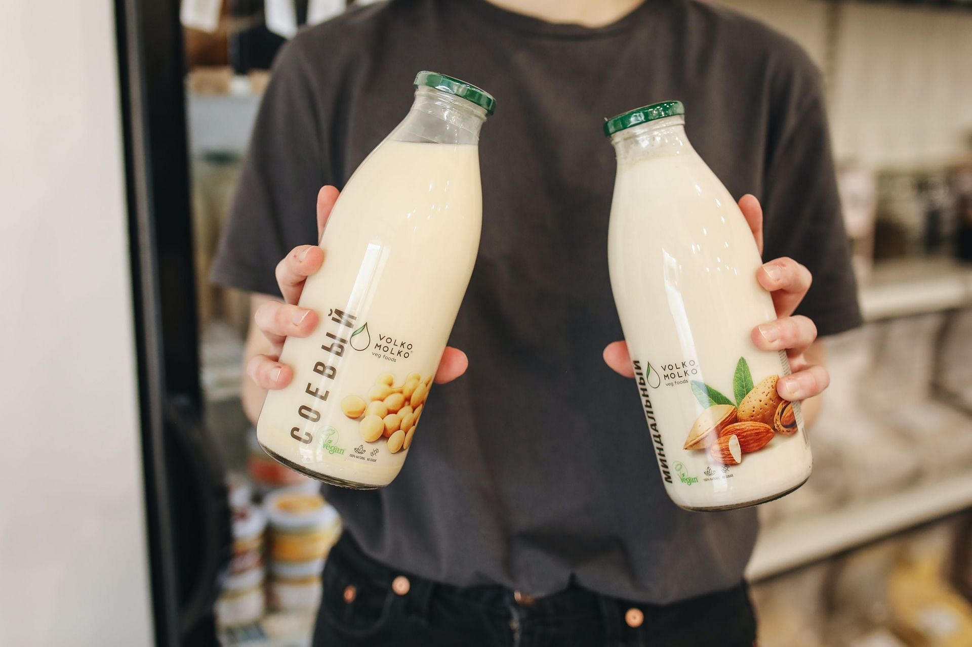 Natural drinks to lower cholesterol (image sourced via Pexels / Photo by polina)